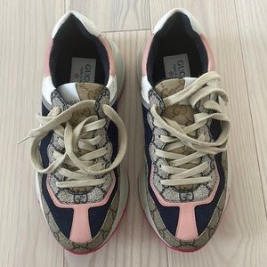 Gucci 7.5 Pristine condition.